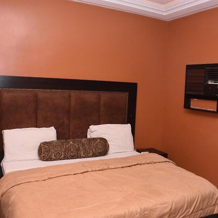 Hard Break Hotel Enugu Exterior photo
