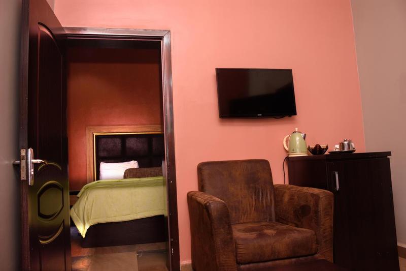 Hard Break Hotel Enugu Exterior photo